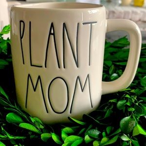 Rae Dunn mug PLANT MOM